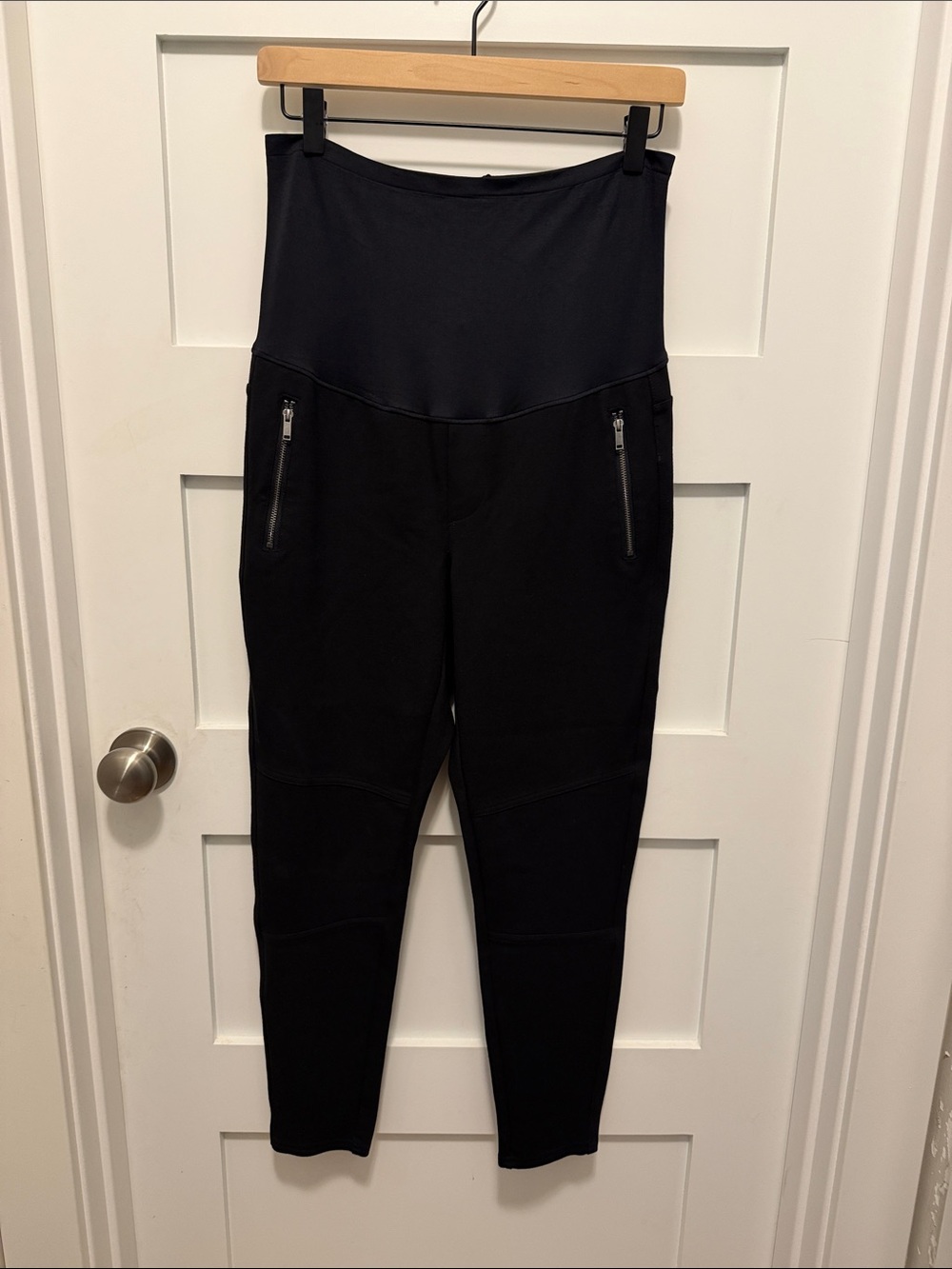 GAP Black Maternity Leggings with Zipper Pockets